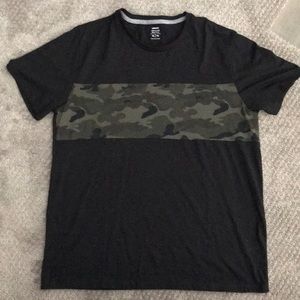 Old Navy Men’s tee - Black w/ camo stripe - XL